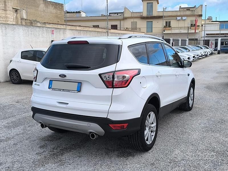 Usata Ford Kuga Business Edition 120 CV (88 kW) 2019 Bianco SUV