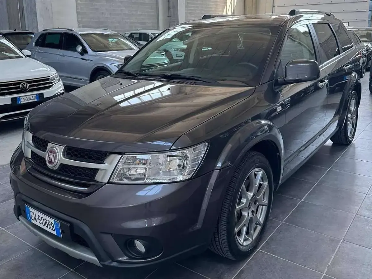 Usata Fiat Freemont Lounge 170 CV (125 kW) 2014 Grigio SUV