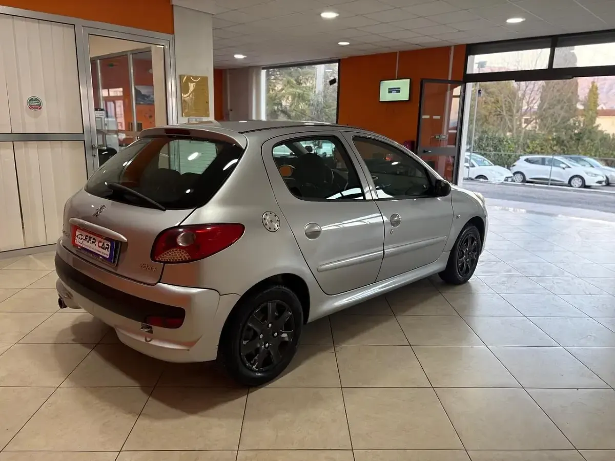 Usata Peugeot 206 57 CV (41 kW) 2010 Grigio Berlina