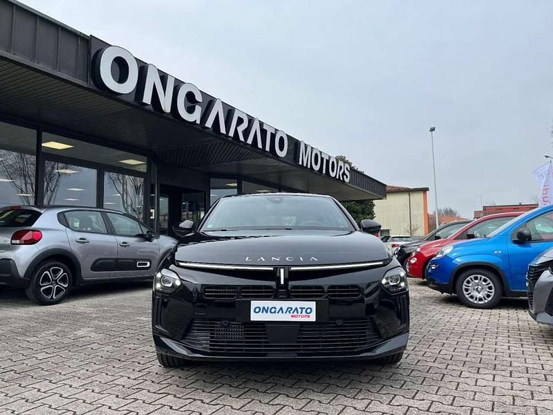 Usata Lancia Ypsilon 101 CV (74 kW) 2025 Nero Utilitaria