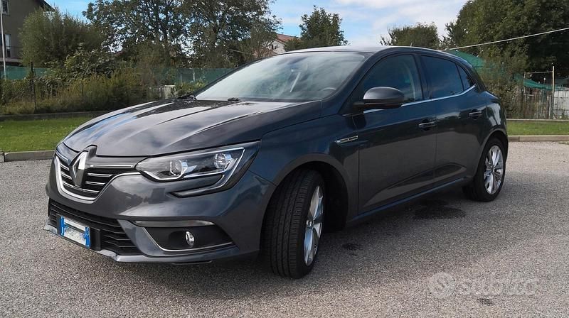 Usata Renault Mégane IV 110 CV (80 kW) 2016 Grigio Berlina