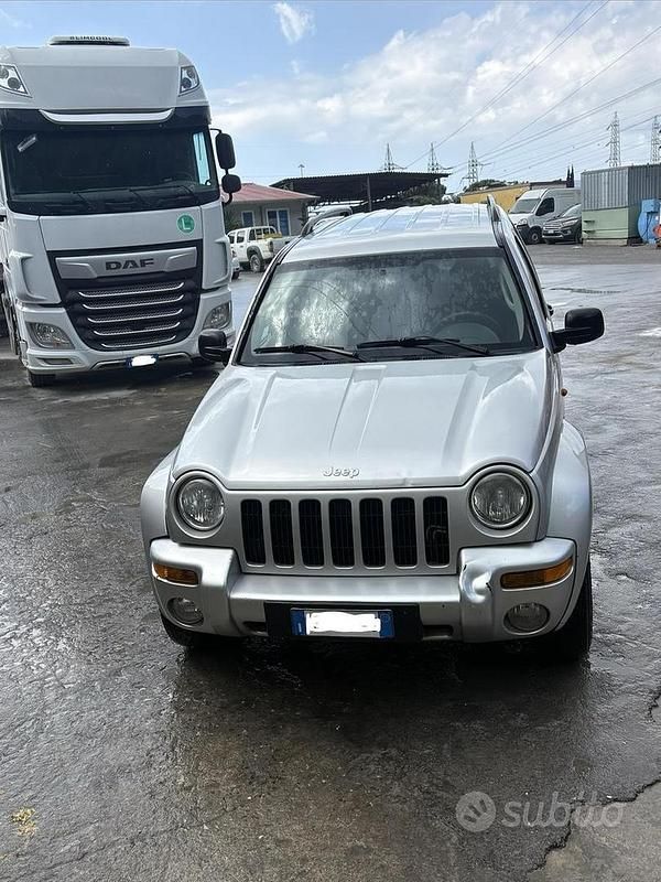 Usata Jeep Cherokee 2004 Grigio SUV