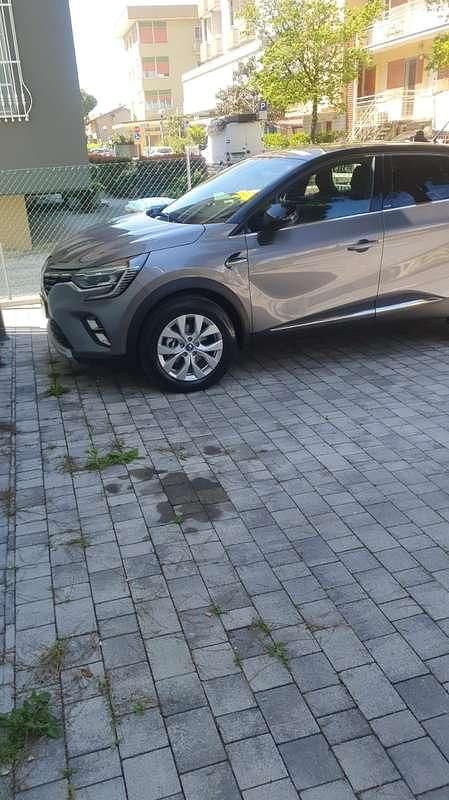 Usata Renault Captur Intens 92 CV (67 kW) 2022 Grigio SUV