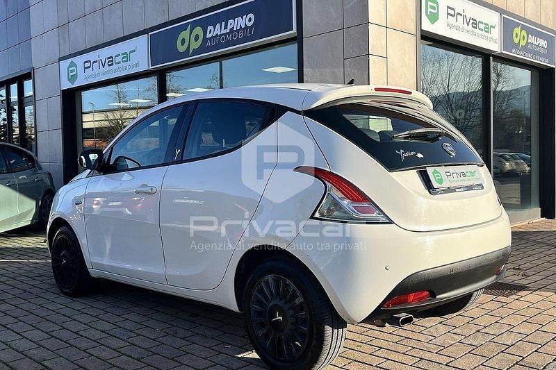 Usata Lancia Ypsilon 69 CV (50 kW) 2015 Bianco Utilitaria