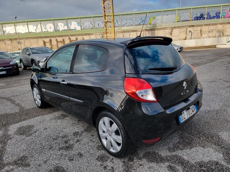 Usata Renault Clio II Dynamique 100 CV (73 kW) 2010 Nero Utilitaria