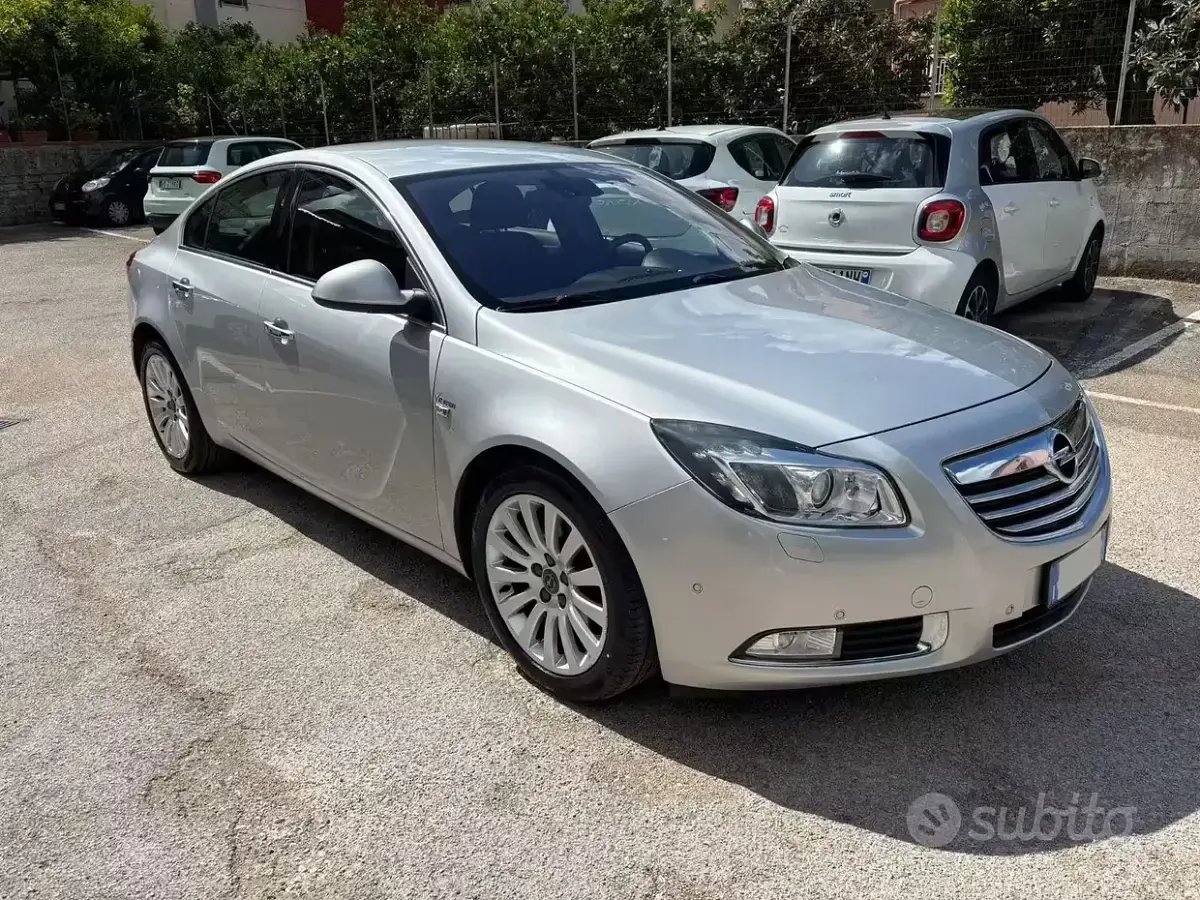Usata Opel Insignia 180 CV (132 kW) 2010 Grigio Berlina