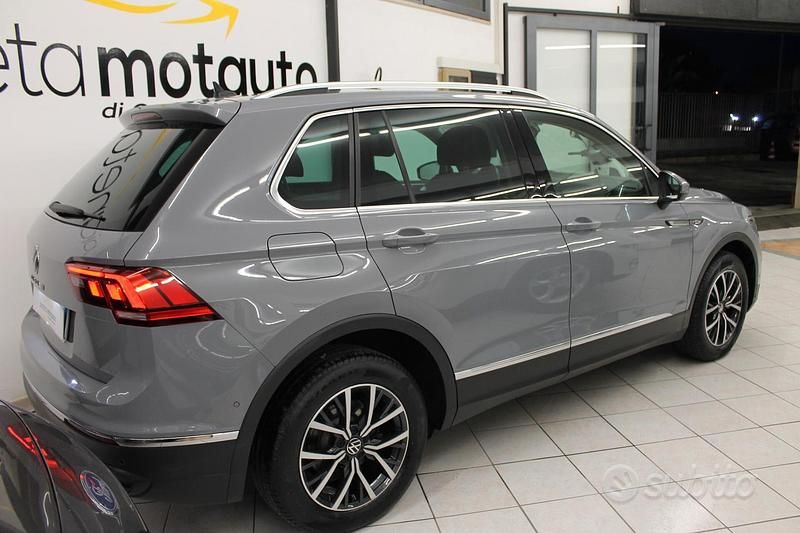 Usata VW Tiguan Life 122 CV (89 kW) 2021 Grigio SUV