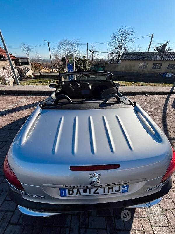 Usata Peugeot 206 CC 110 CV (80 kW) 2001 Grigio Cabrio