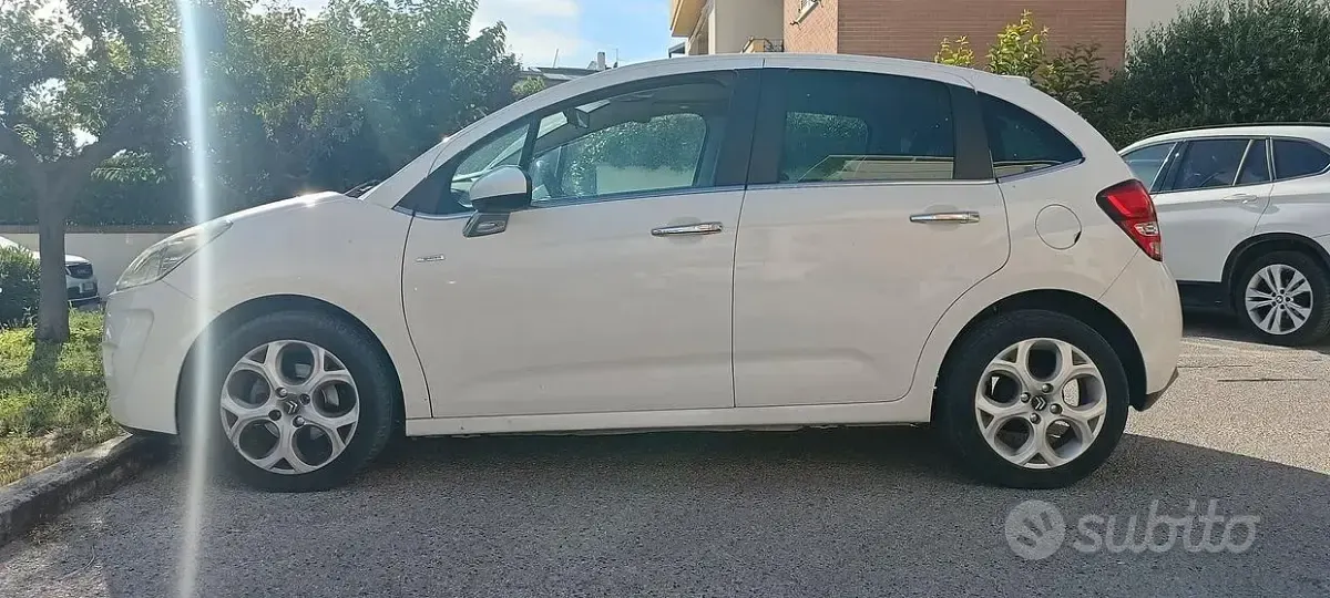 Usata Citroën C3 Exclusive 68 CV (50 kW) 2011 Bianco Utilitaria