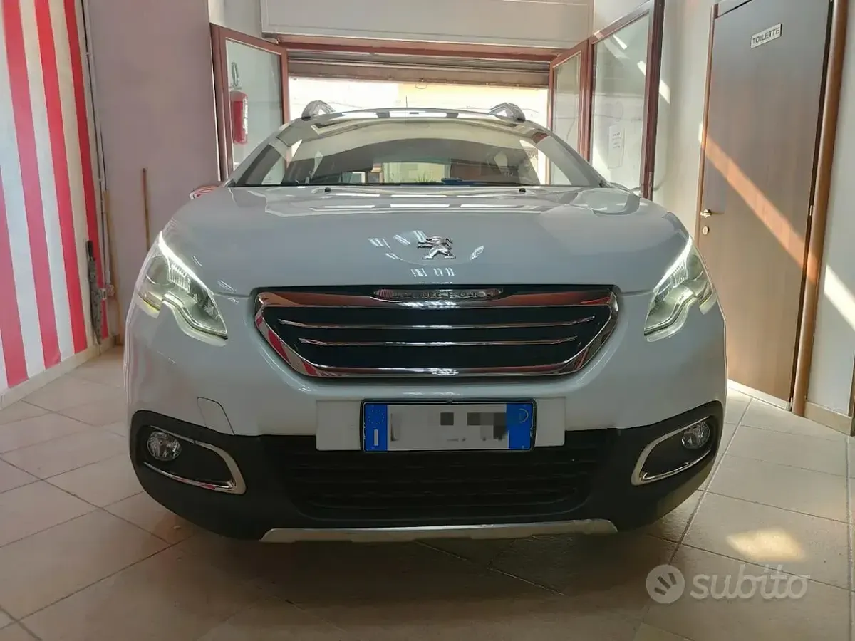 Usata Peugeot 2008 Allure 99 CV (72 kW) 2015 Bianco SUV