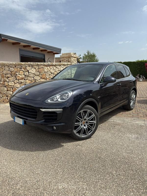 Usata Porsche Cayenne 250 CV (183 kW) 2015 Nero SUV