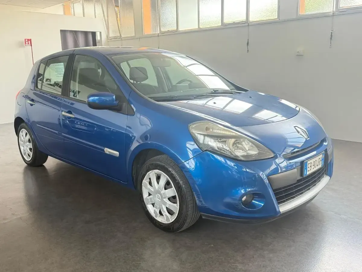 Usata Renault Clio Dynamique 72 CV (52 kW) 2010 Blu Utilitaria