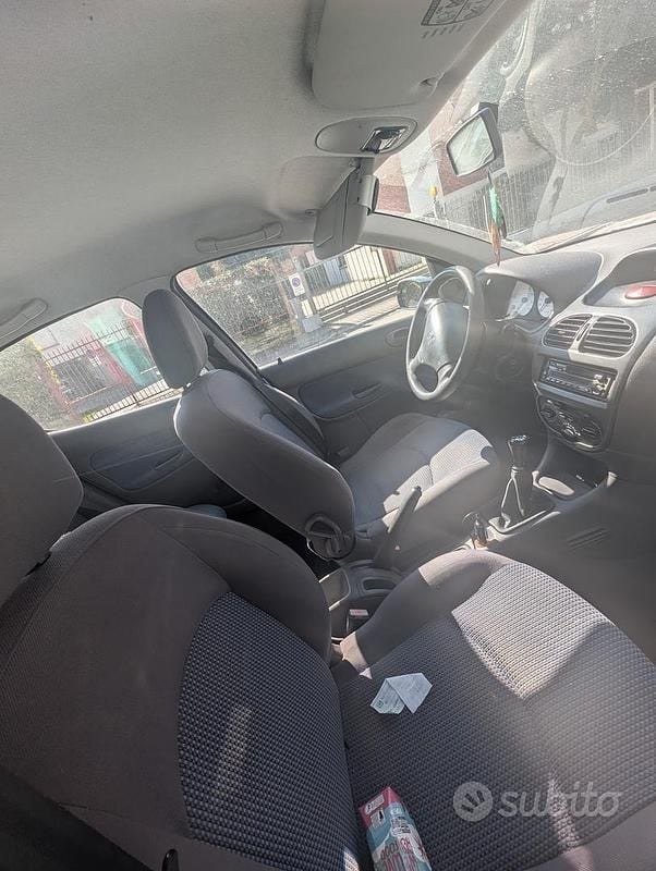 Usata Peugeot 206 60 CV (44 kW) 2004 Grigio Berlina