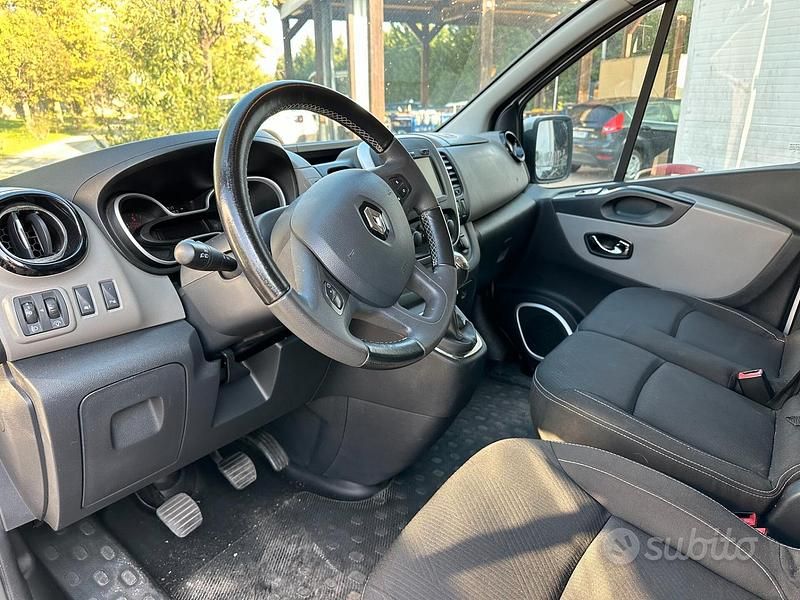 Usata Renault Trafic 125 CV (91 kW) 2017 Grigio Monovolume