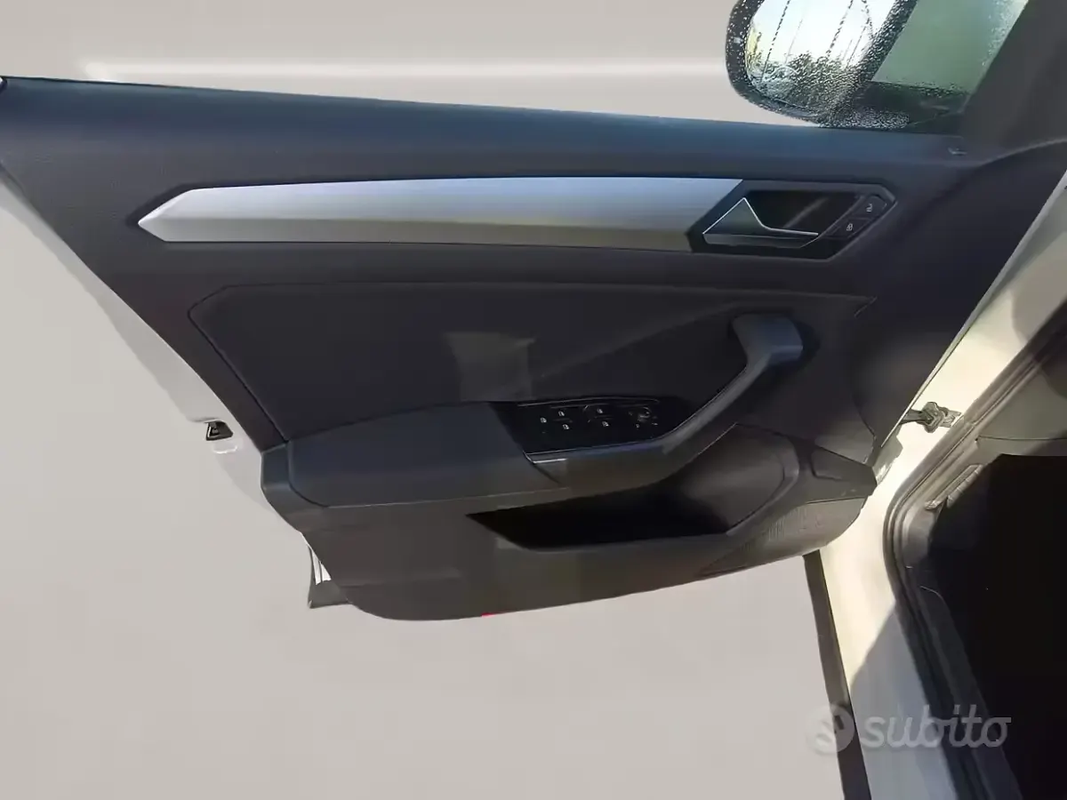 Usata VW T-Roc Style 150 CV (110 kW) 2022 Beige SUV