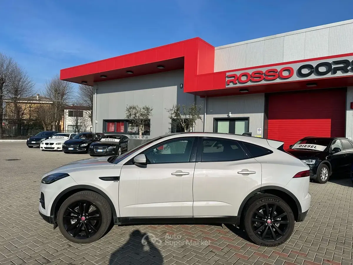 Usado Jaguar E-Pace R-Dynamic 163 CV (119 kW) 2022 Gris SUV