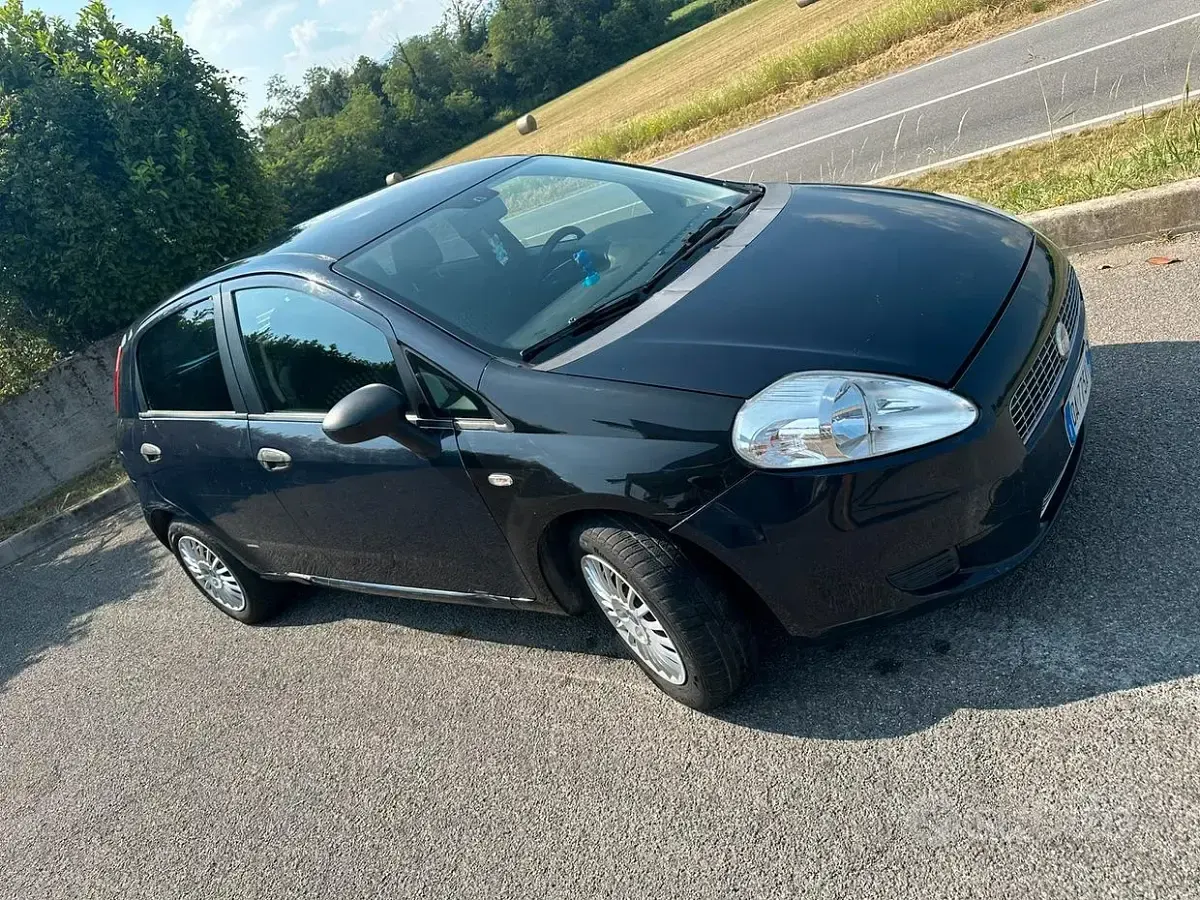 Usata Fiat Grande Punto 65 CV (47 kW) 2006 Nero Utilitaria