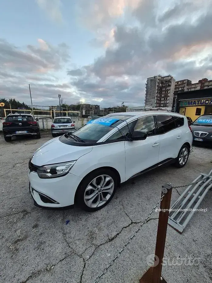 Usata Renault Scénic 110 CV (80 kW) 2017 Nero Monovolume