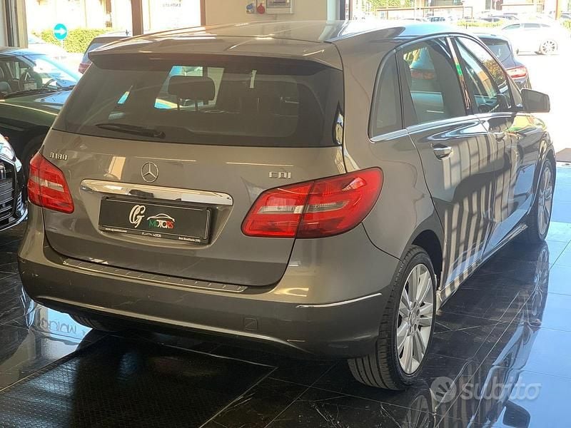Usata Mercedes B180 Exclusive 109 CV (80 kW) 2015 Grigio Utilitaria