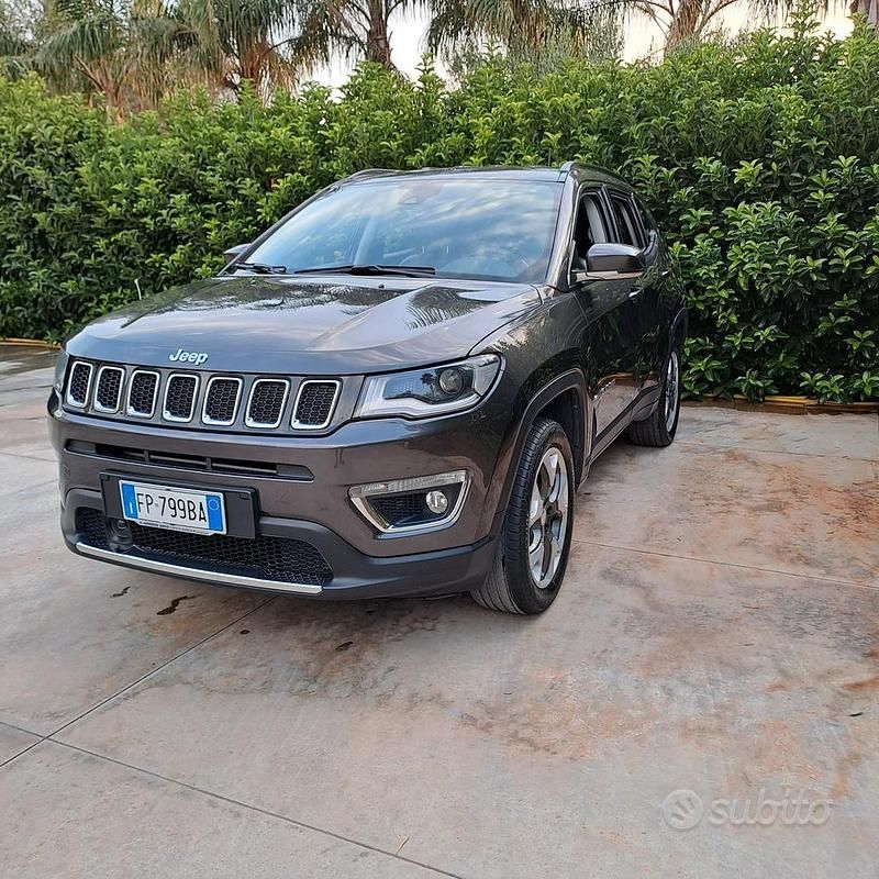 Usata Jeep Compass Limited 140 CV (102 kW) 2018 Grigio SUV