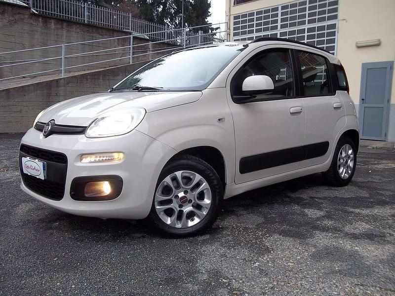 Usata Fiat Panda Lounge 69 CV (50 kW) 2015 715/a beige accogliente Utilitaria