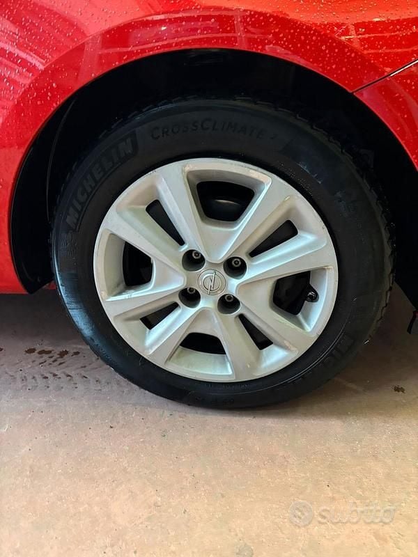 Usata Opel Corsa 90 CV (66 kW) 2015 Rosso Utilitaria