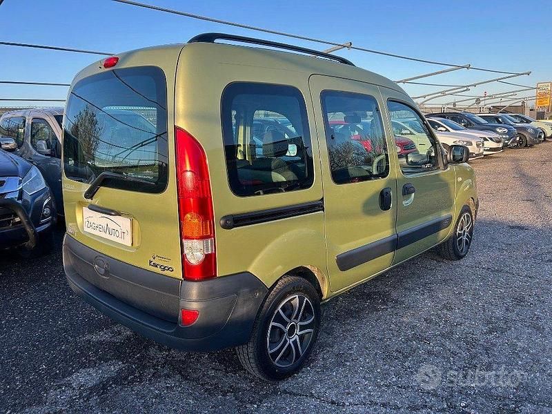 Usata Renault Kangoo 95 CV (69 kW) 2007 Verde Monovolume