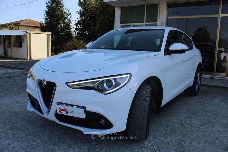 Usata Alfa Romeo Stelvio Executive 190 CV (139 kW) 2022 Bianco SUV