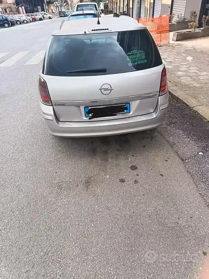 Usata Opel Astra 101 CV (74 kW) 2005 Grigio Station wagon