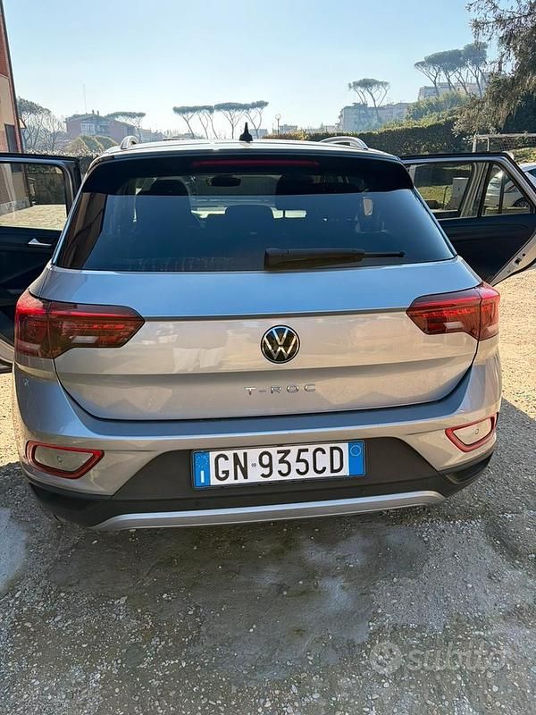Usata VW T-Roc Life 150 CV (110 kW) 2023 Grigio SUV