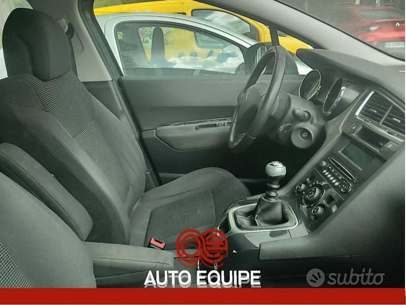 Usata Peugeot 5008 Business-Line 120 CV (88 kW) 2016 Grigio Monovolume
