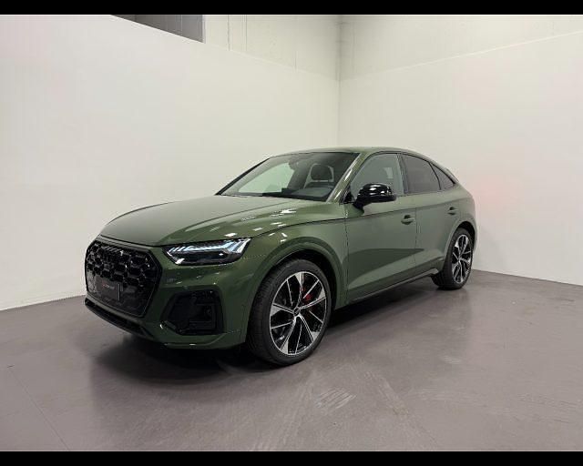 Verde(met.) Nuova 2025 Audi SQ5 Sportback Ambiente SUV | 79.500 € (Ottimo prezzo) - Immagine 1/4