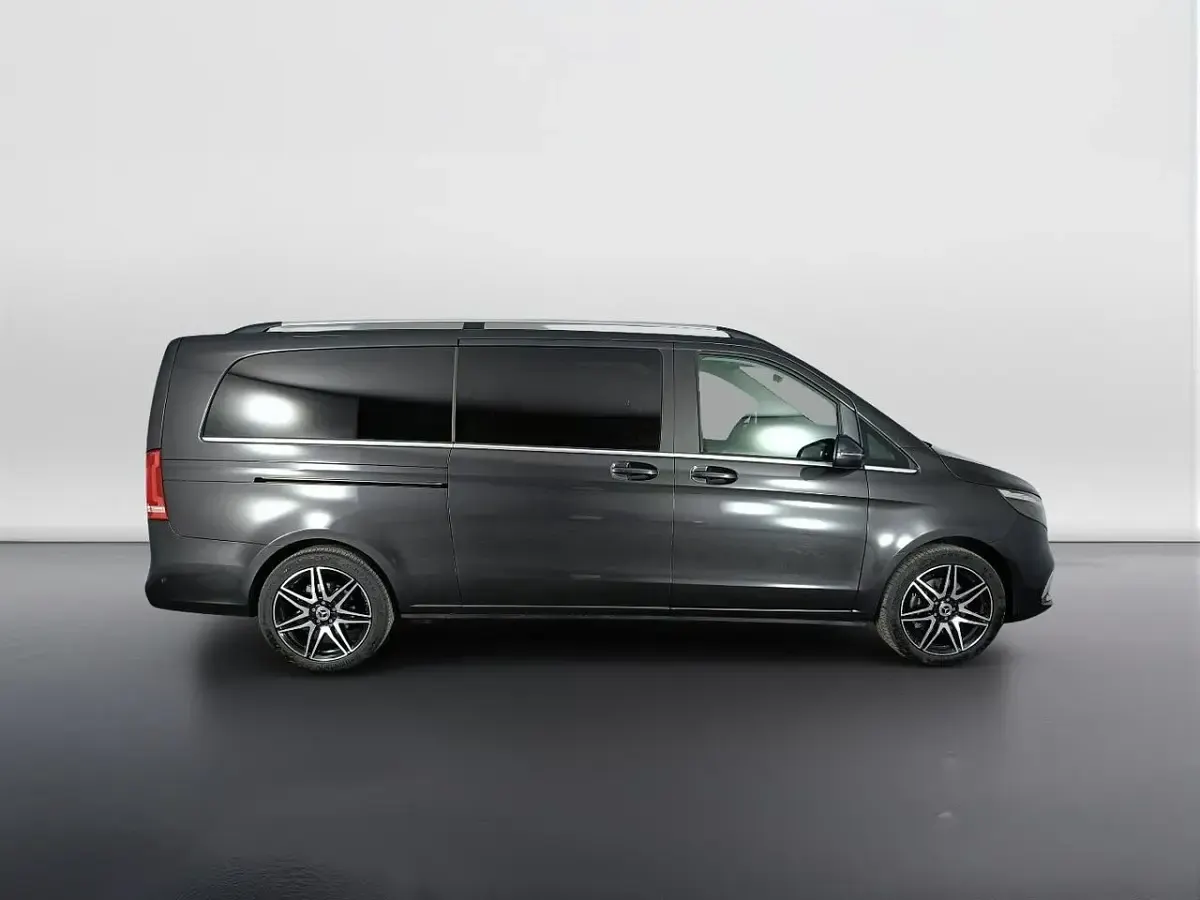 Usata Mercedes V300 Premium 239 CV (175 kW) 2024 Nero Monovolume