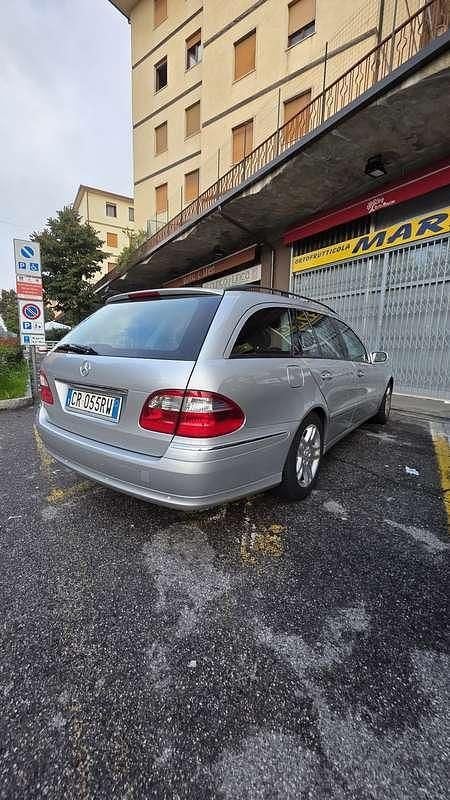 Usata Mercedes E280 Elegance 177 CV (130 kW) 2004 Argento Station wagon