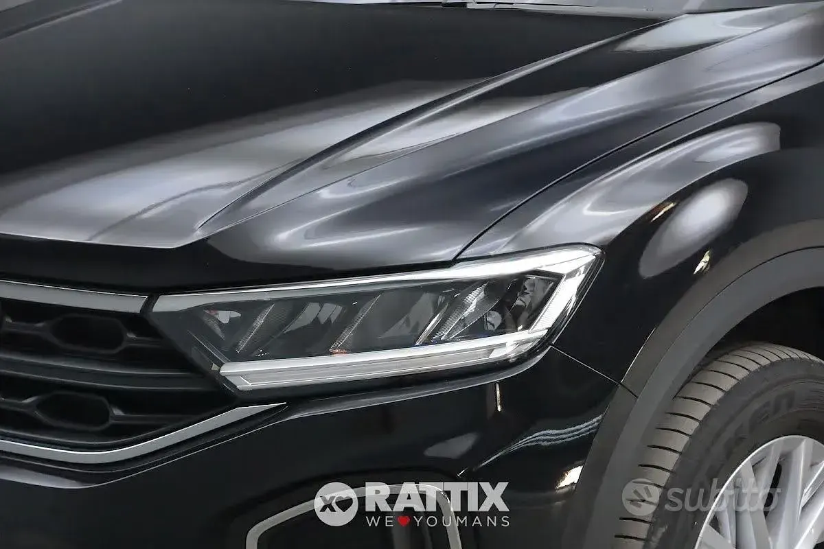 Usata VW T-Roc Life 116 CV (85 kW) 2025 Deep black SUV