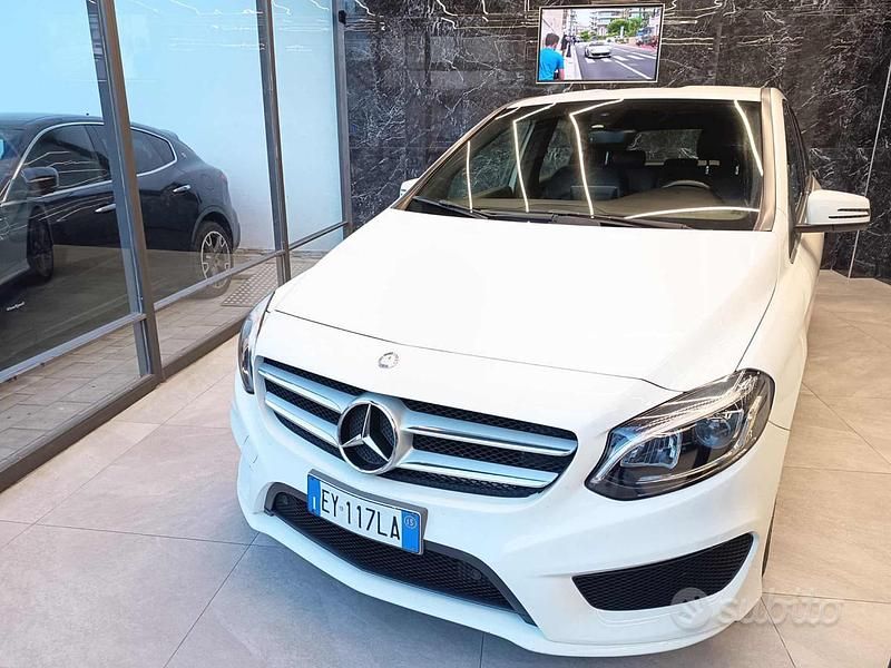 Usata Mercedes B180 Premium 109 CV (80 kW) 2015 Bianco Monovolume