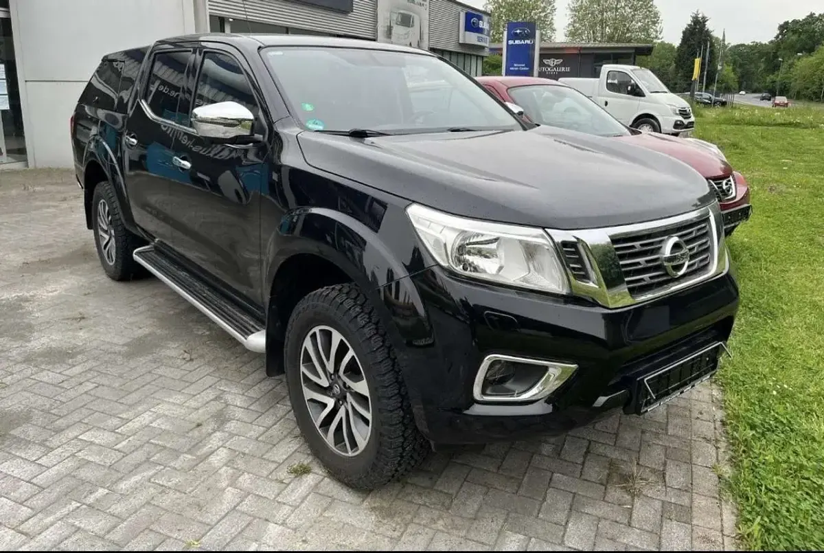Usata Nissan Navara N-Connecta 190 CV (139 kW) 2016 Nero Pick-up