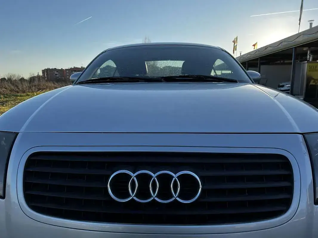 Usata Audi TT 180 CV (132 kW) 1999 Grigio Coupé