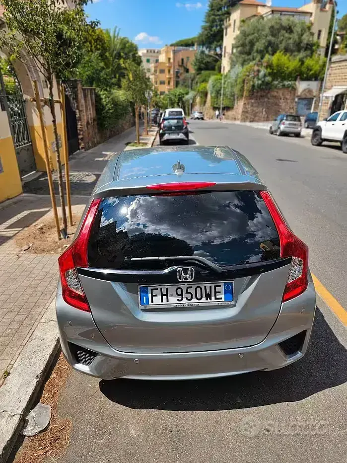 Usata Honda Jazz Elegance 102 CV (75 kW) 2017 Grigio Utilitaria