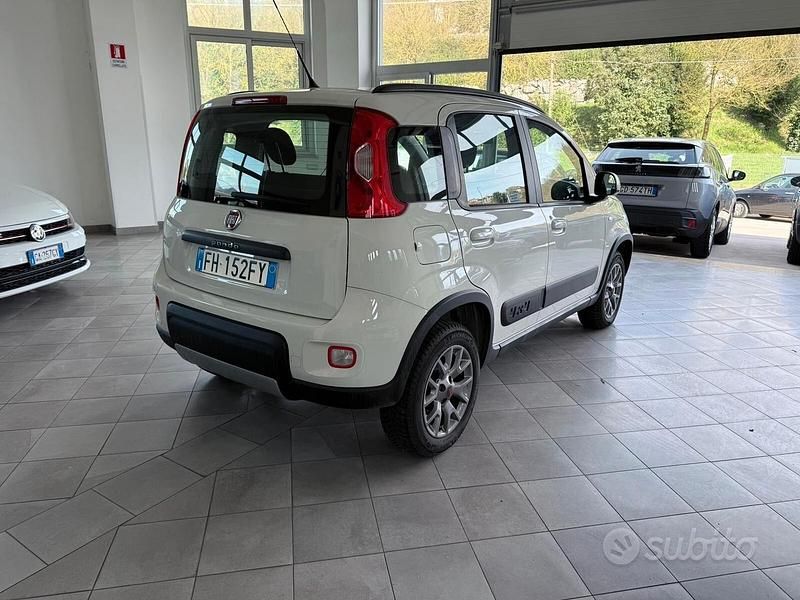 Usata Fiat Panda 4x4 S 85 CV (62 kW) 2017 Bianco Utilitaria