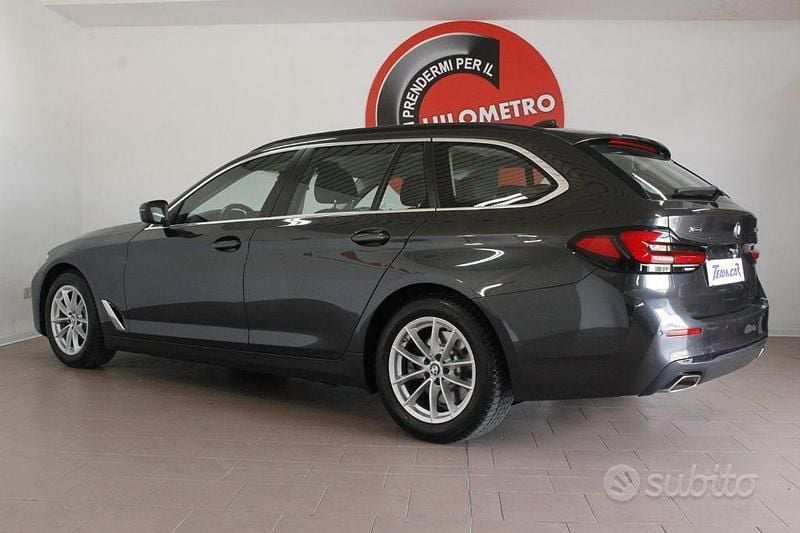 Usata BMW 520 Efficient Dynamics 190 CV (139 kW) 2021 Grigio scuro Station wagon