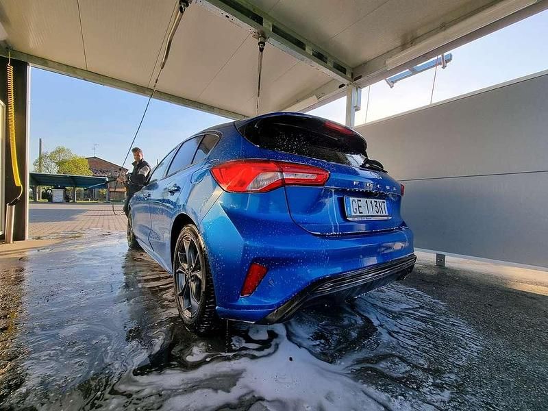 Usata Ford Focus ST-Line 120 CV (88 kW) 2021 Blu/azzurro Berlina