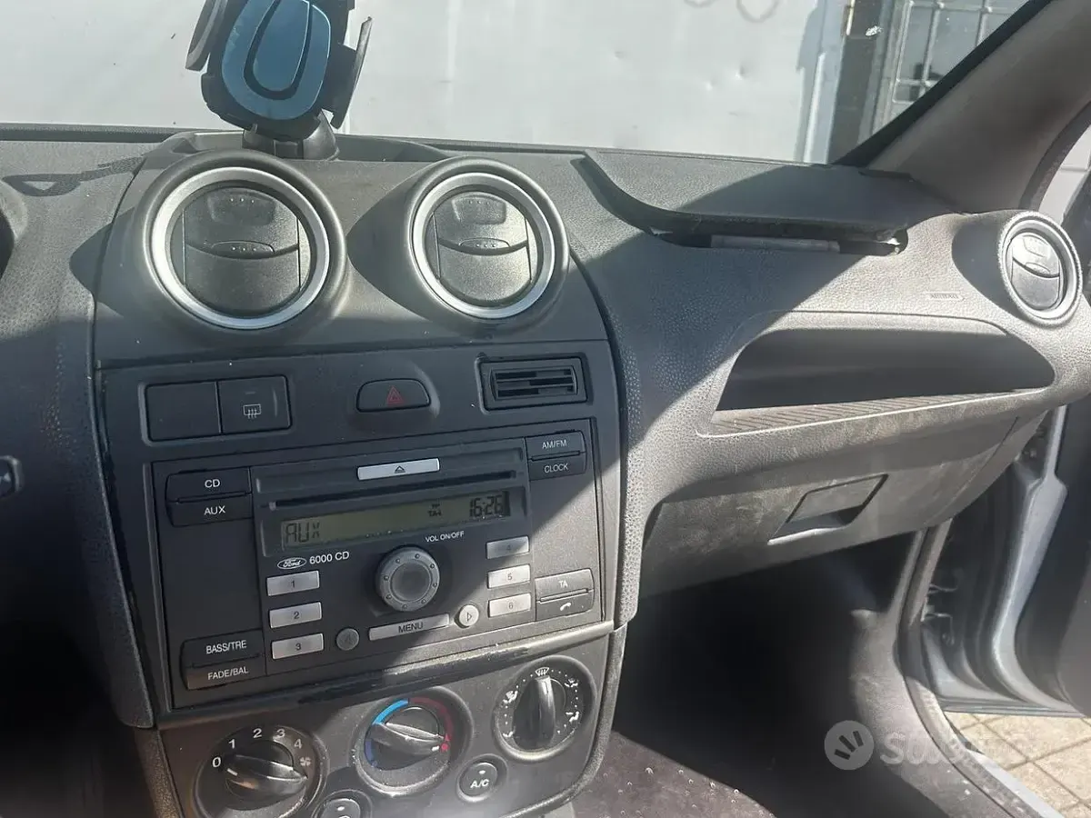 Usata Ford Fiesta 75 CV (55 kW) 2007 Utilitaria