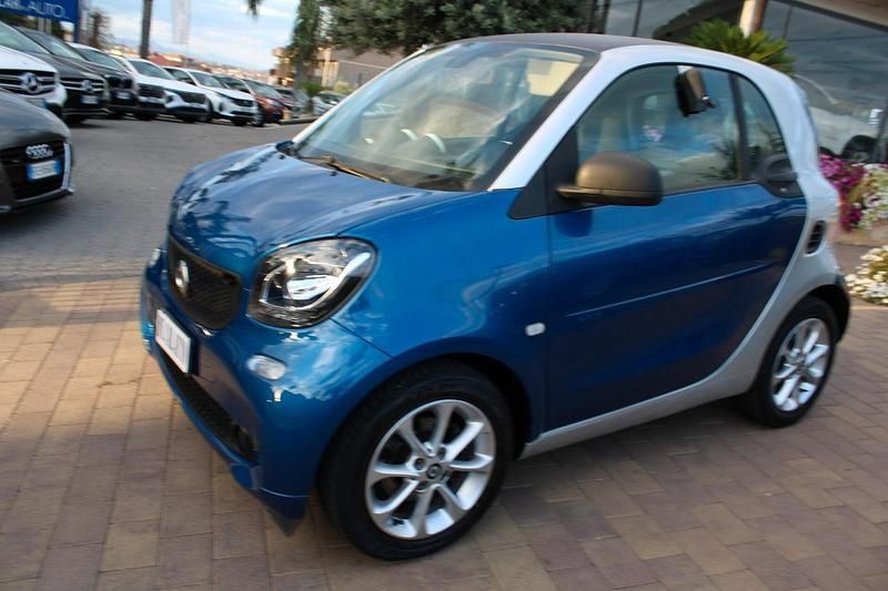 Usata Smart ForTwo Coupé Prime 70 CV (51 kW) 2015 Blu Utilitaria