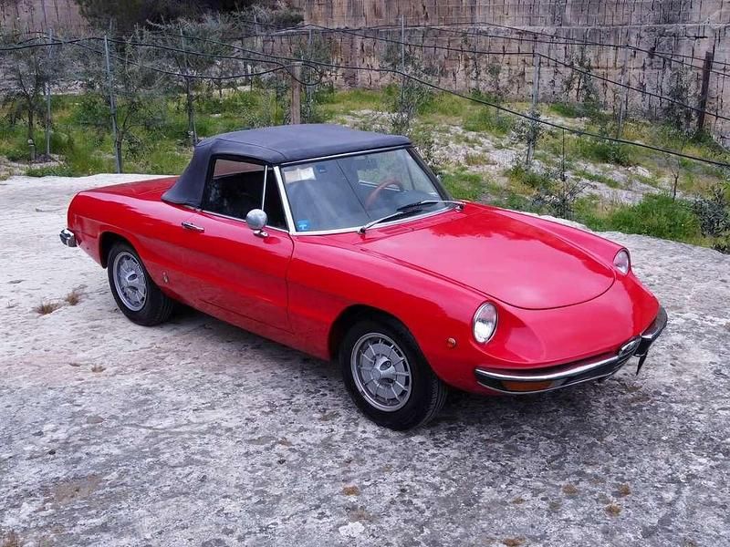 Usata Alfa Romeo Spider 88 CV (64 kW) 1968 Rosso Cabrio