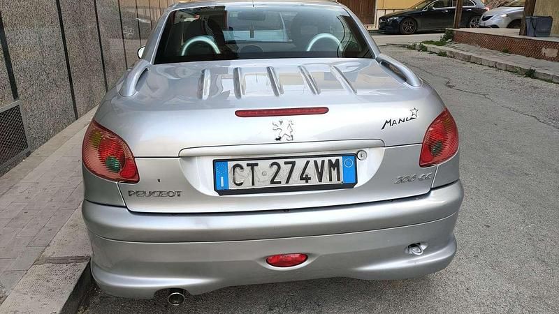 Usata Peugeot 206 CC Quiksilver 109 CV (80 kW) 2005 Argento Cabrio