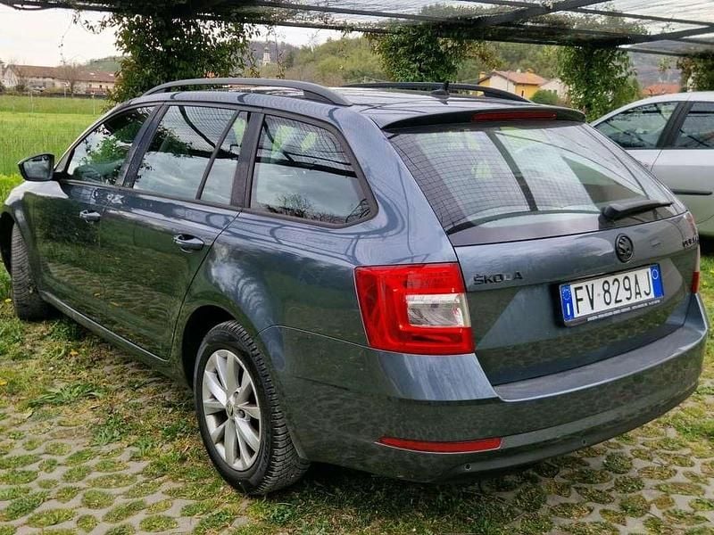Usata Skoda Octavia Executive 116 CV (85 kW) 2019 Grigio Station wagon
