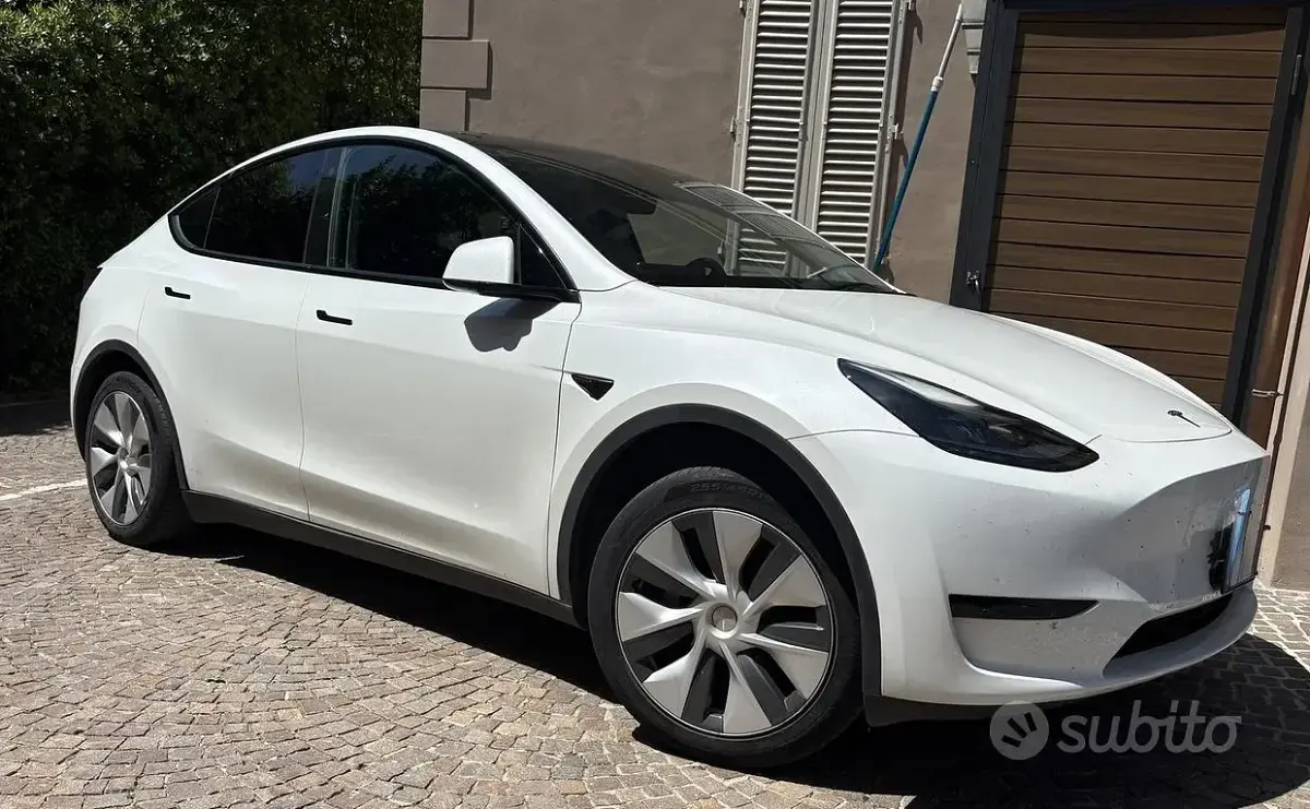 Usata Tesla Model Y RWD 125 kW (170 CV) 2023 Bianco SUV