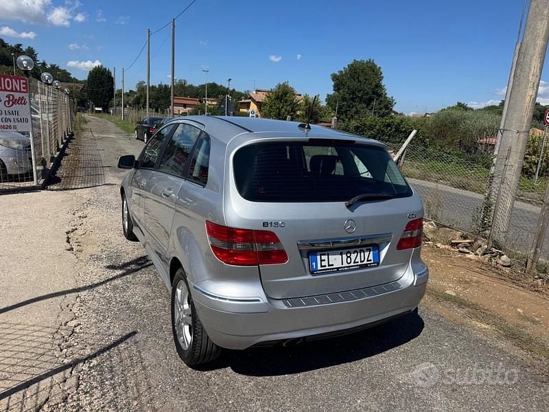 Usata Mercedes B180 Premium 109 CV (80 kW) 2012 Argento Monovolume