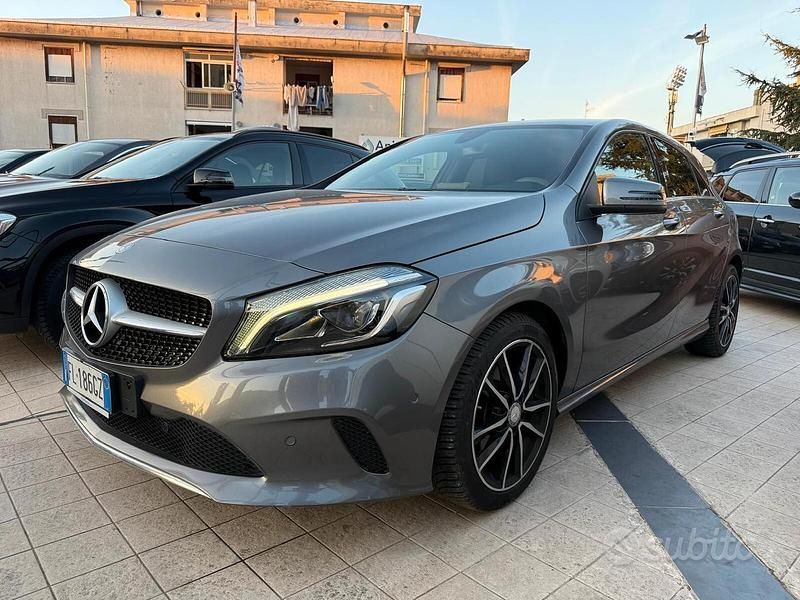 Usata Mercedes A200 Premium 136 CV (100 kW) 2017 Nero Berlina